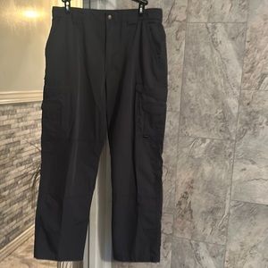 Used men’s size 36x32 tru-spec gray cargo pants